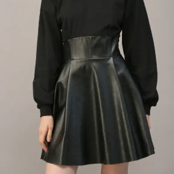 409. Mixed Contrast Corset Faux Leather Mini Dress - Picture 3 of 3